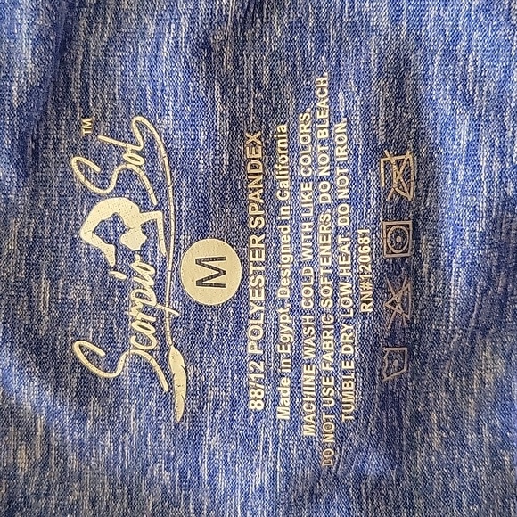 Scorpio Sol Capri Workout Leggings with Phone Pocket - Picture 4 of 6